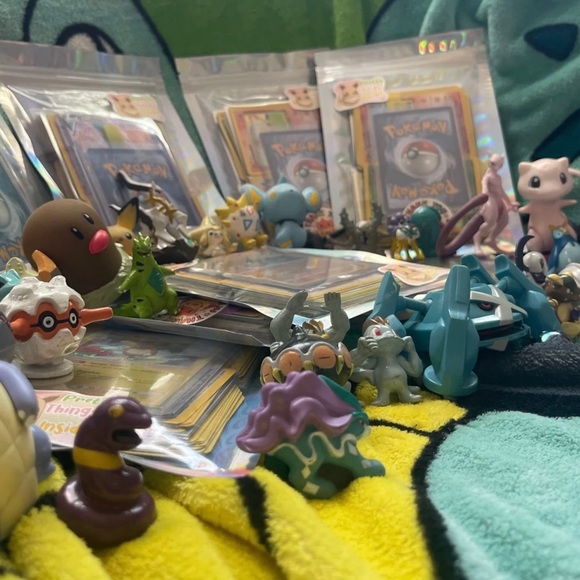 Pokemon Mystery Pack! - Picture 2 of 5